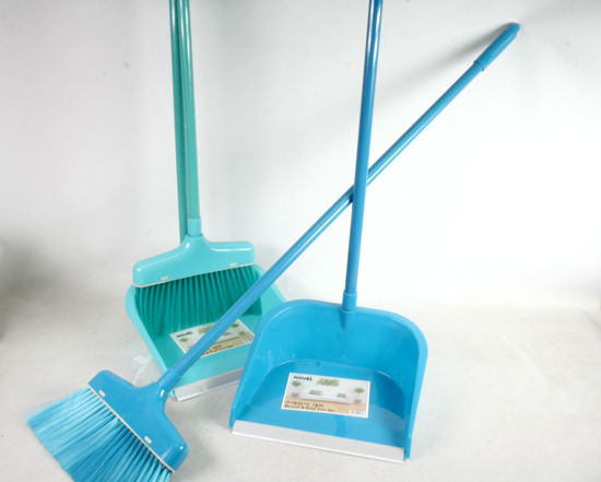 Picture of BROOM & DUST PAN (24)